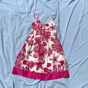 Guess. Women’s dress size 3